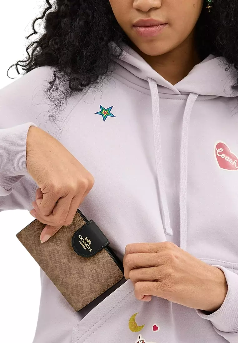 Medium Corner Zip Wallet In Signature Canvas - Tan/Black