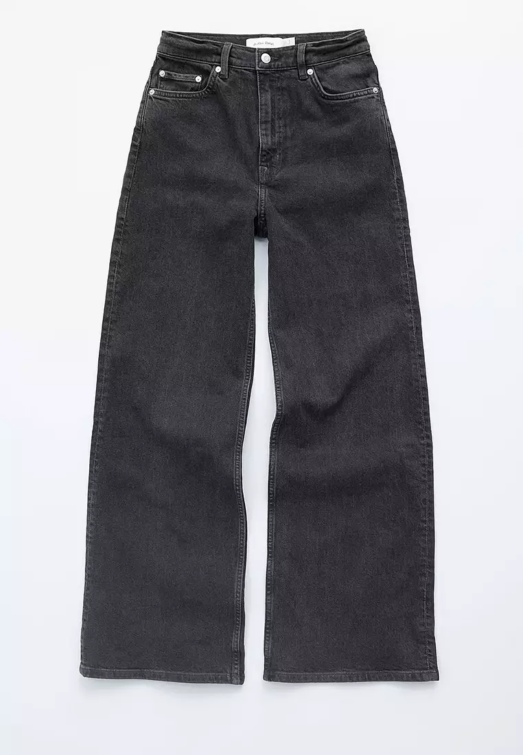 Wide-Leg Jeans