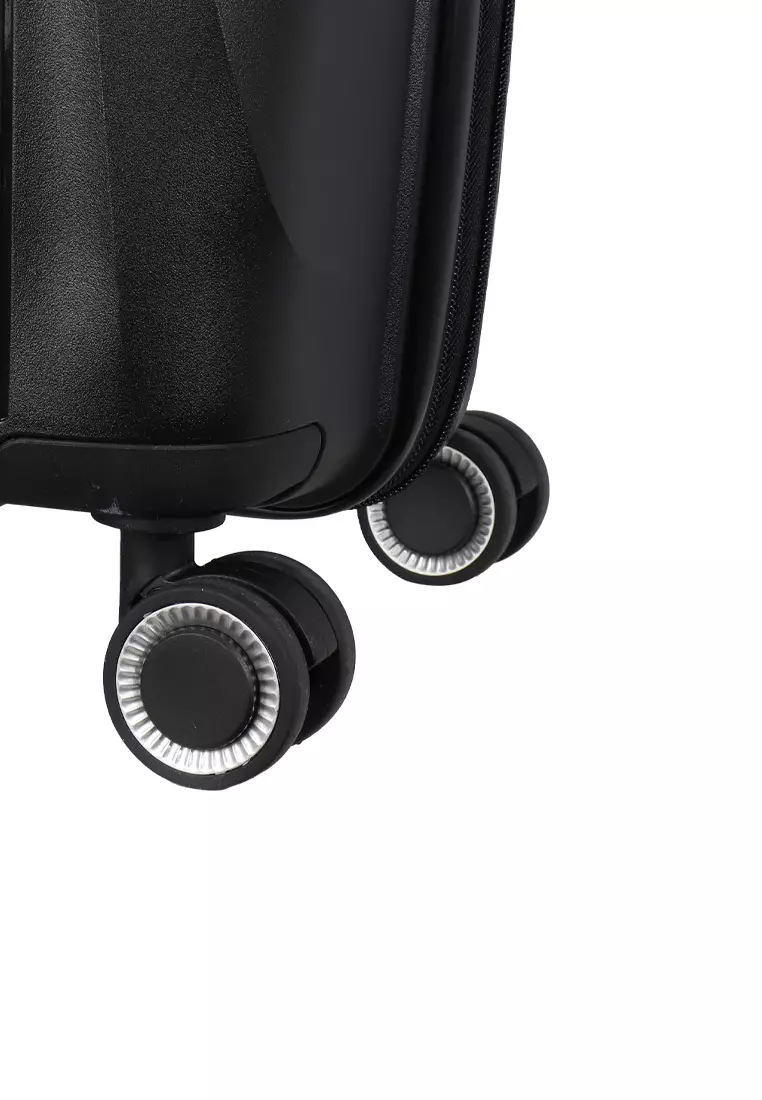 345 Hard Case Luggage Medium (22.5 inches)