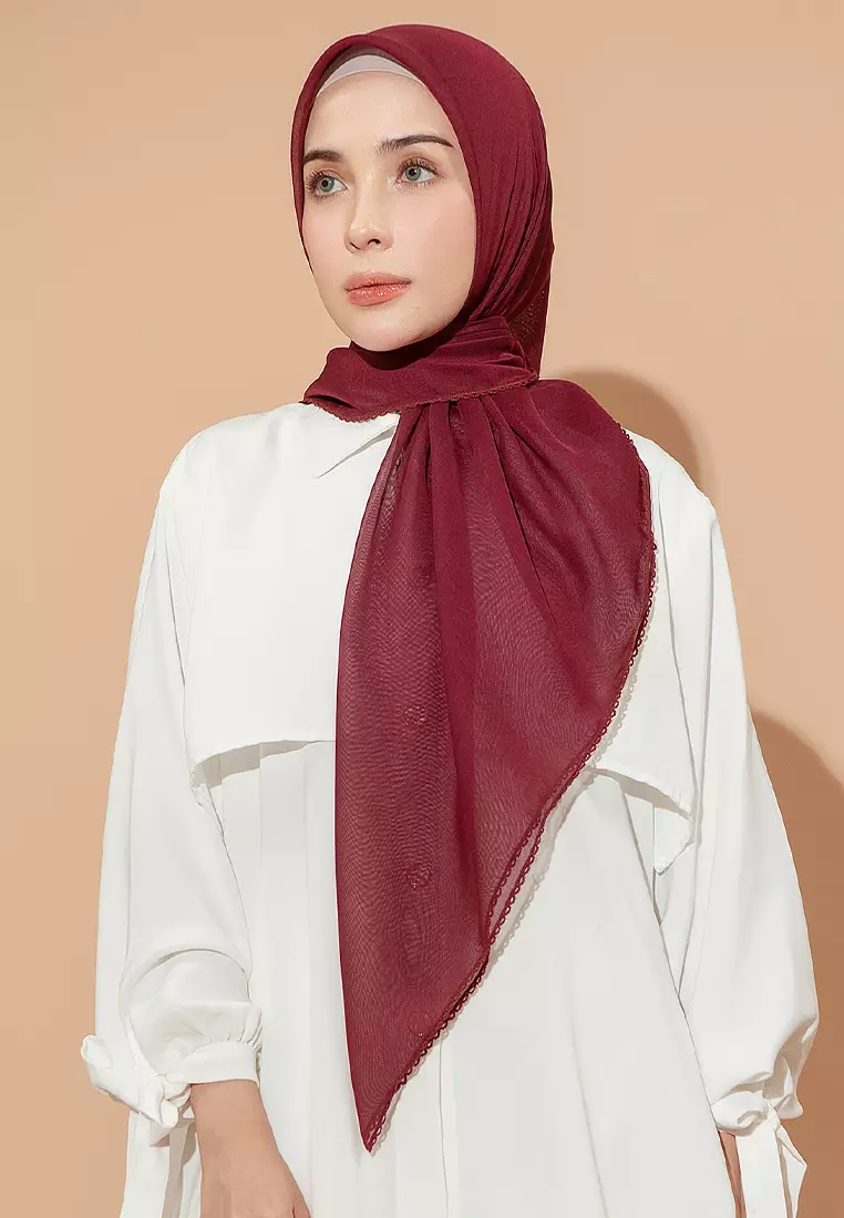 Paris Embroidery Signature Square (Lozy X Hamidah) Burgundy