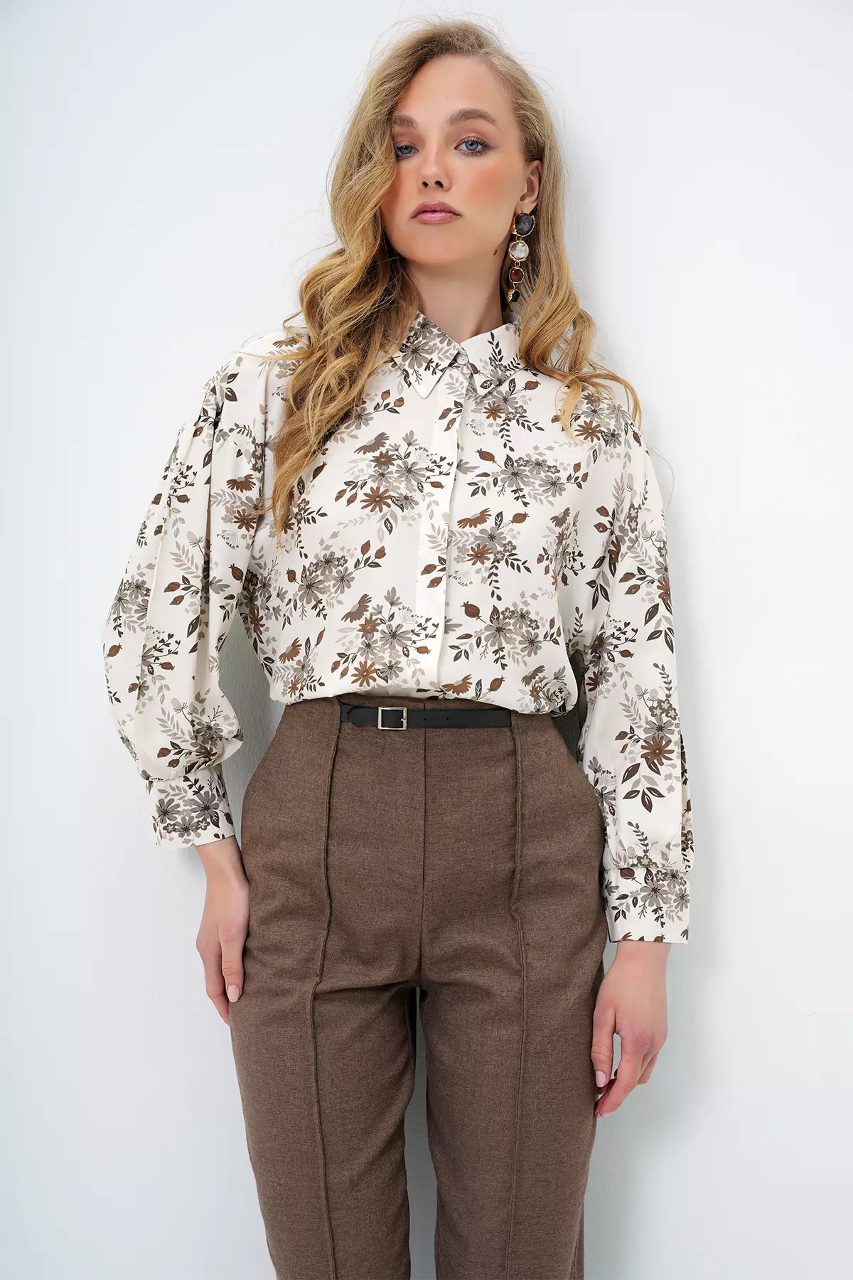 Women's Coffee Beige Balloon Sleeve Patterned Printed Viscose Woven Shirt Alc-X9654