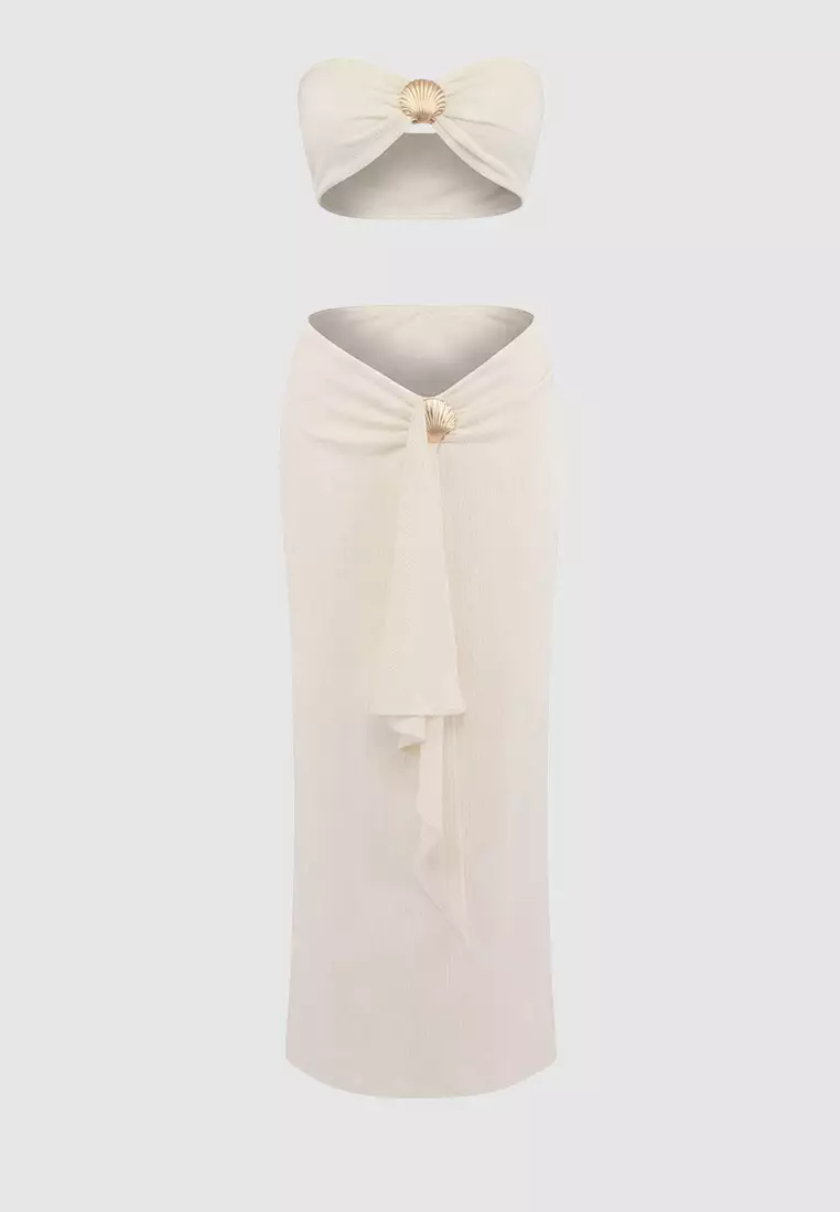 Ecru Knitted Strapless Maxi Wrap Beach Blouse Skirt Set With Draped Accessories Tbess26Au15