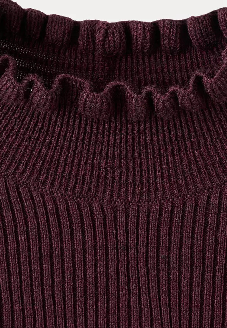 Scalloped Edges Sweater