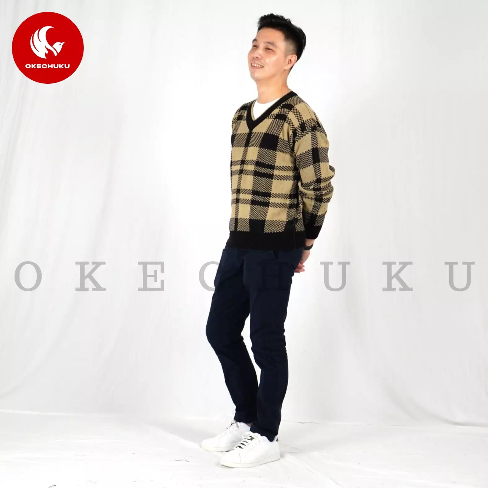  KINAN Knit Sweater Rajut Pria V Neck Motif Kotak - Hitam