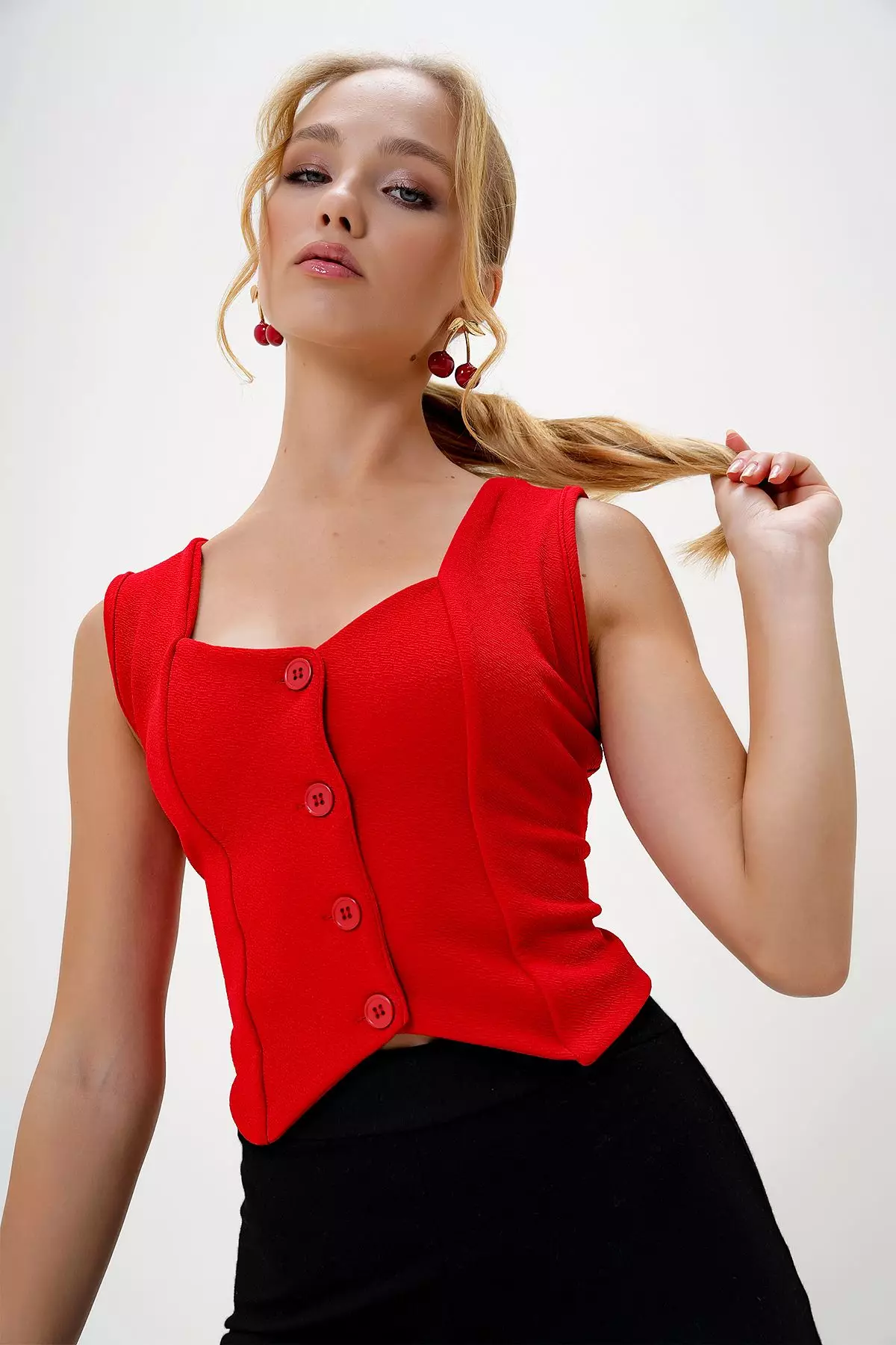 Women's Red Heart Collar Buttoned Crop Vest