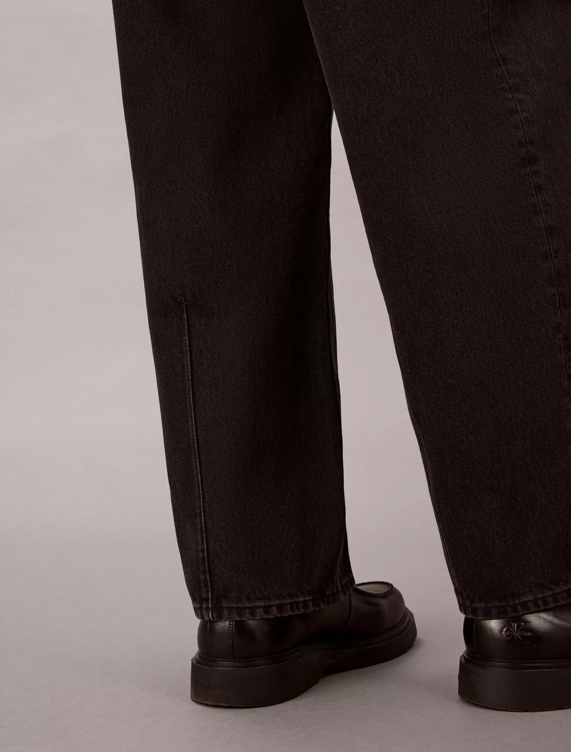 Calvin Klein - Men's Barrel Fit Covnan Denim