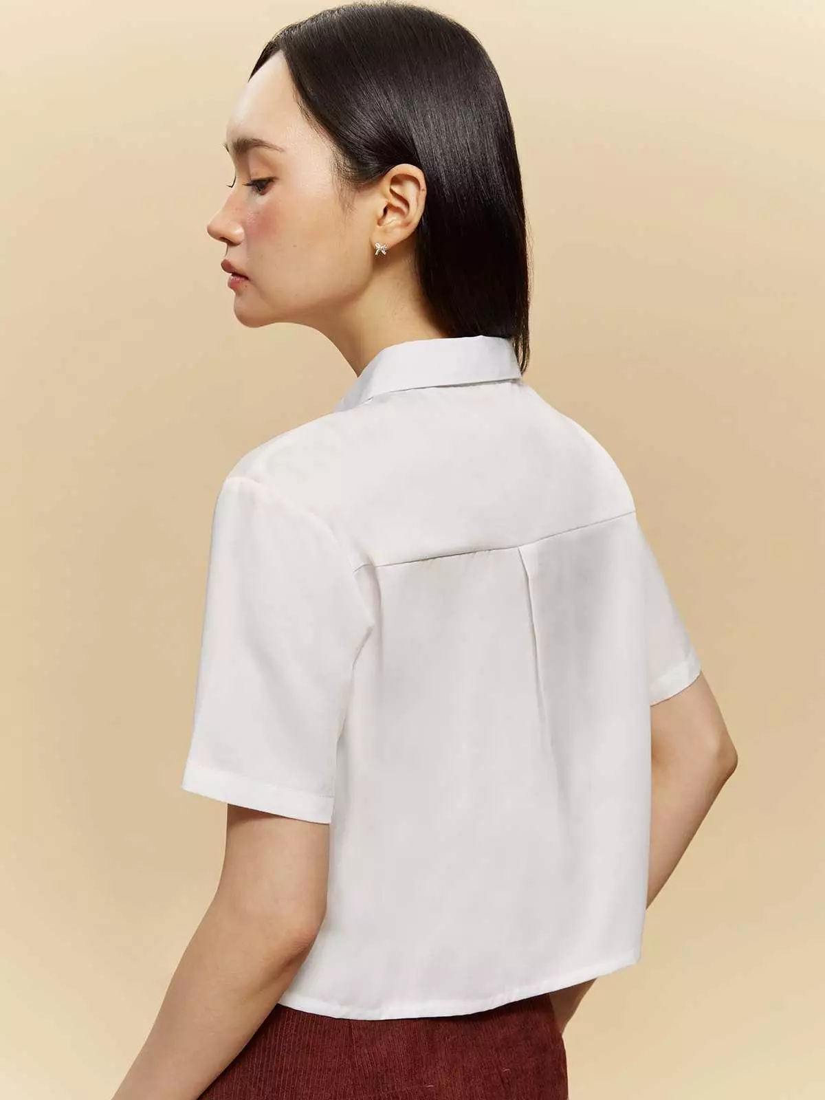 Flower Embroidered Pocket Detail Cropped Shirt - White