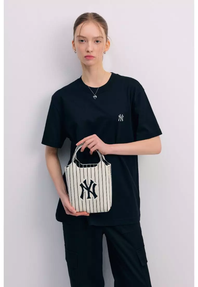 ☆人気☆【MLB】☆Basic big logo knit cross ba.g☆バッグ☆ MLB BASIC BIG LOGO KNIT CROSS BAG NEW YORK YANKEES 2025