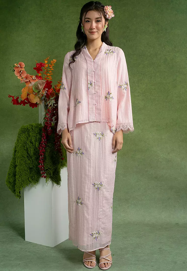 Iyana Handkerchief Kebaya Set