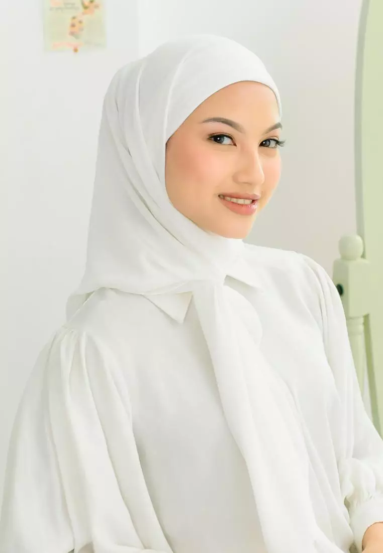 Araa Square Broken White