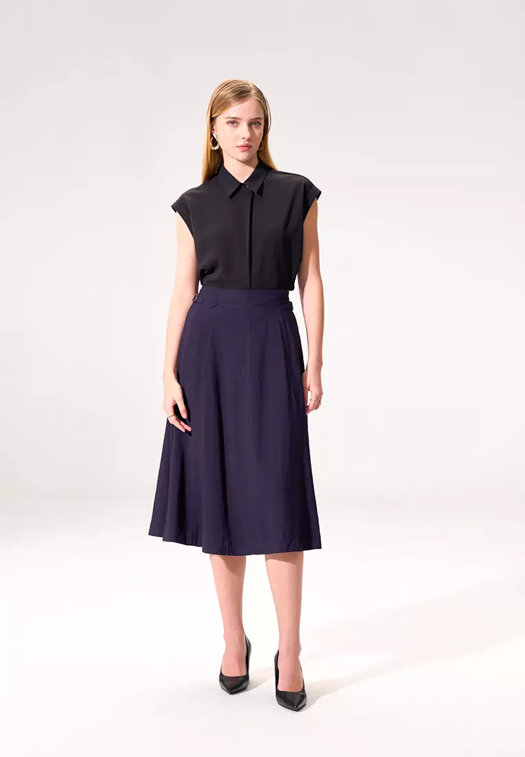 Black Women's Cuffed Sleeveless Top