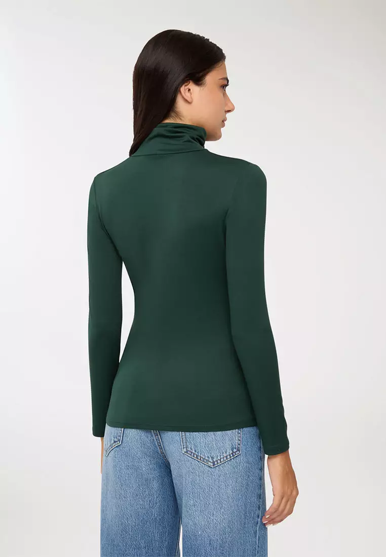 Woman Long-Sleeved T-Shirt