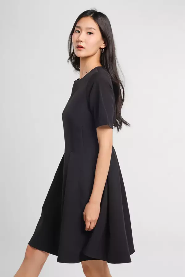 Minimal x Marsha Aruan - Dingga - Fit & Flare Dress - Black Warna Black