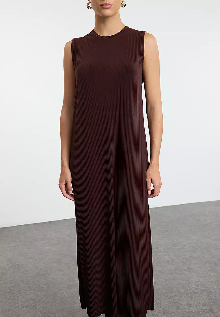 Straight Sleeveless Dress