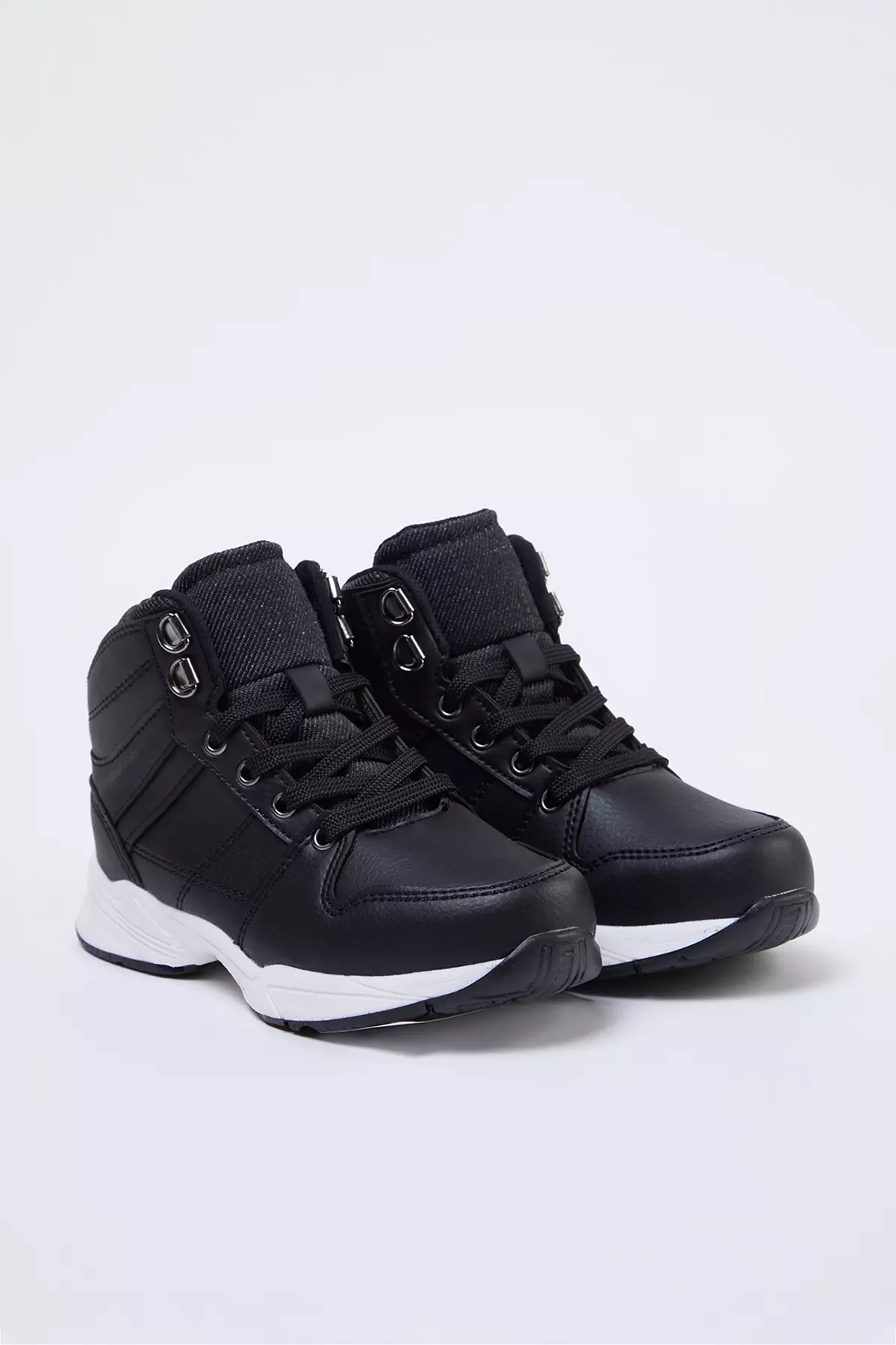 Black Lace-Up Trekking Big Boy Kids Sneakers Takaw25Sn00025