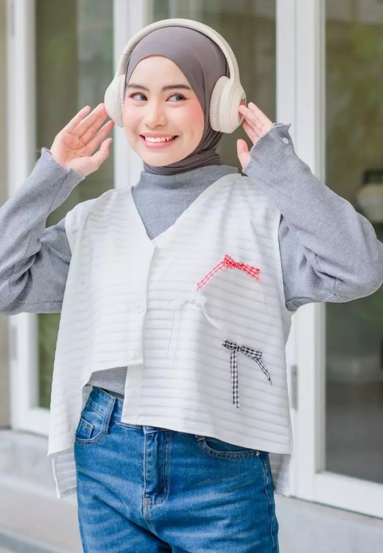 Button Vest With Ribbon - Broken White M19028 R31S2