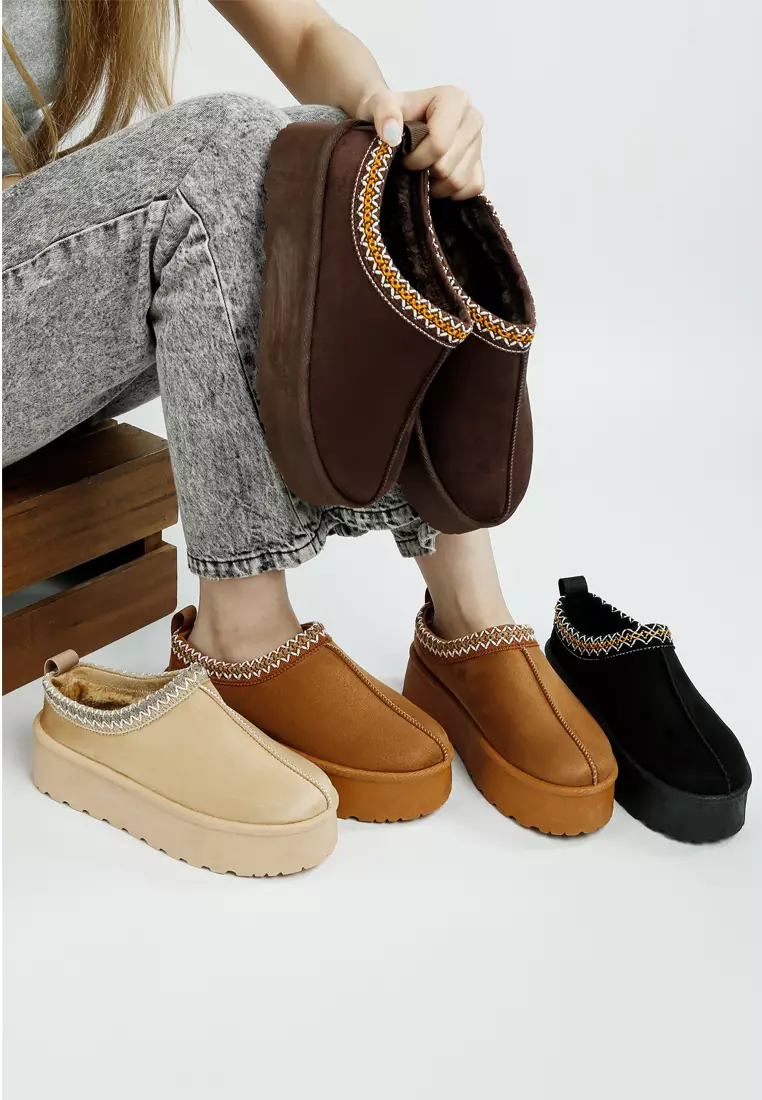 Embroidered Platform Classic Slip-On in Tan