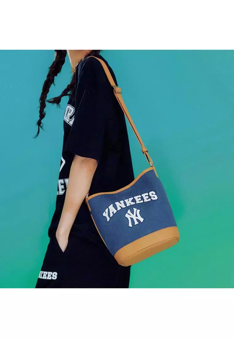 MLB■Lettering Canvas Shoulder Bag■送料込 638848244392730000?v=1&quality=30