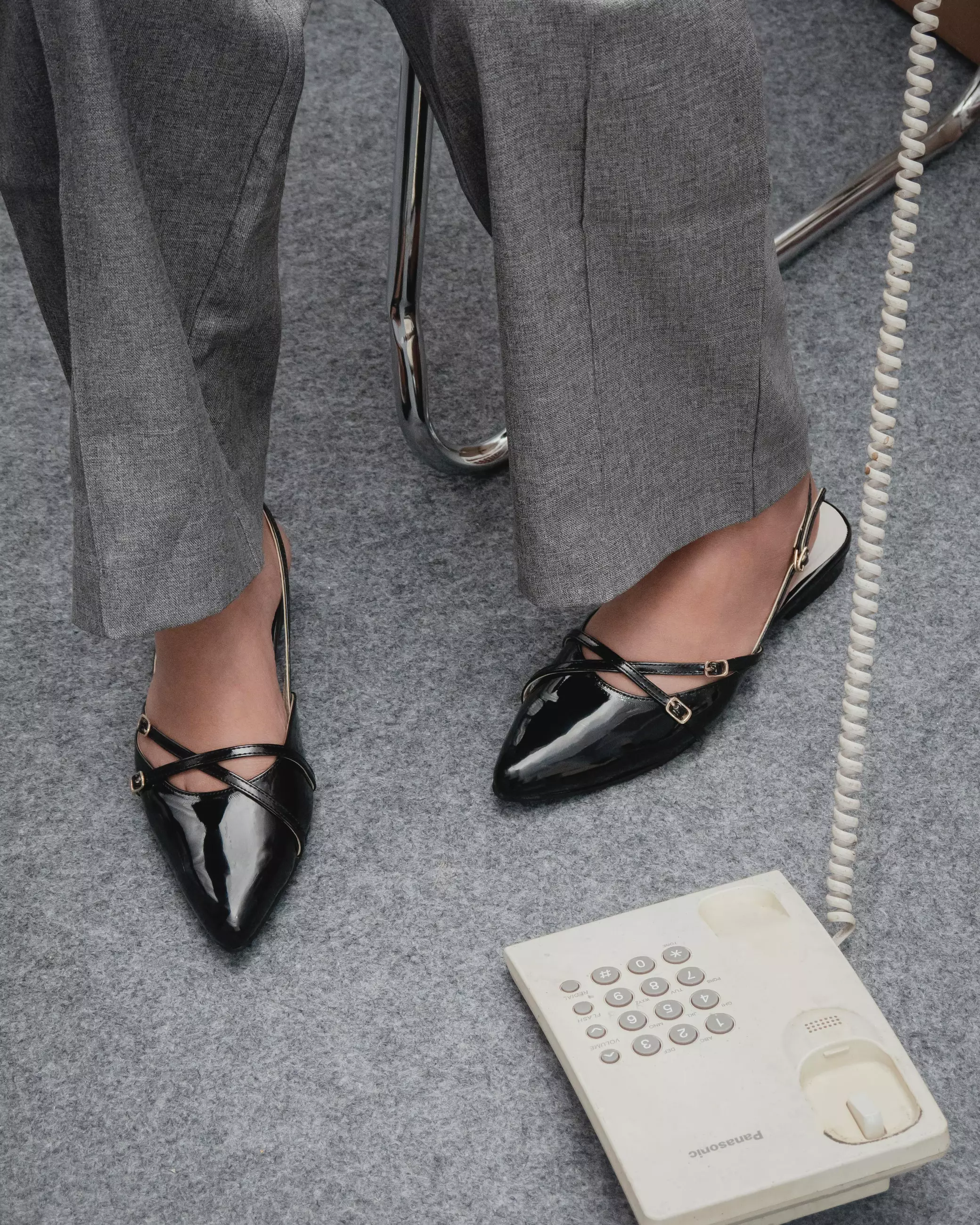 Scarlet Flat Sandals Mules in Black