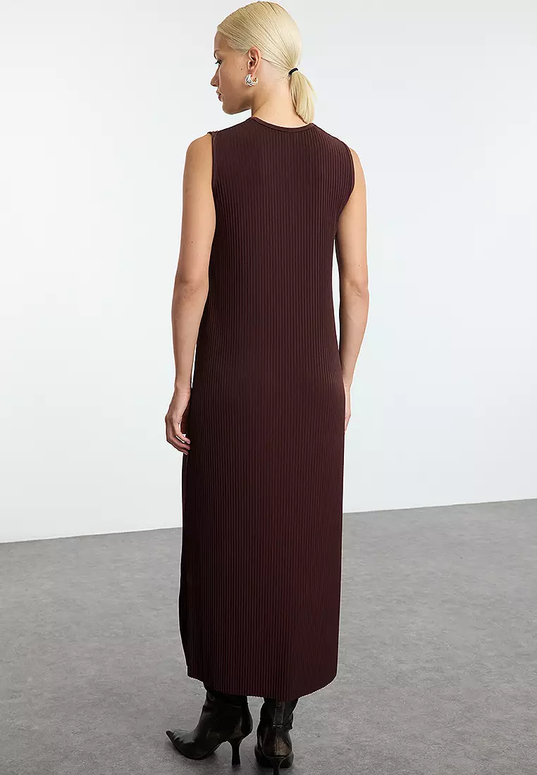 Straight Sleeveless Dress