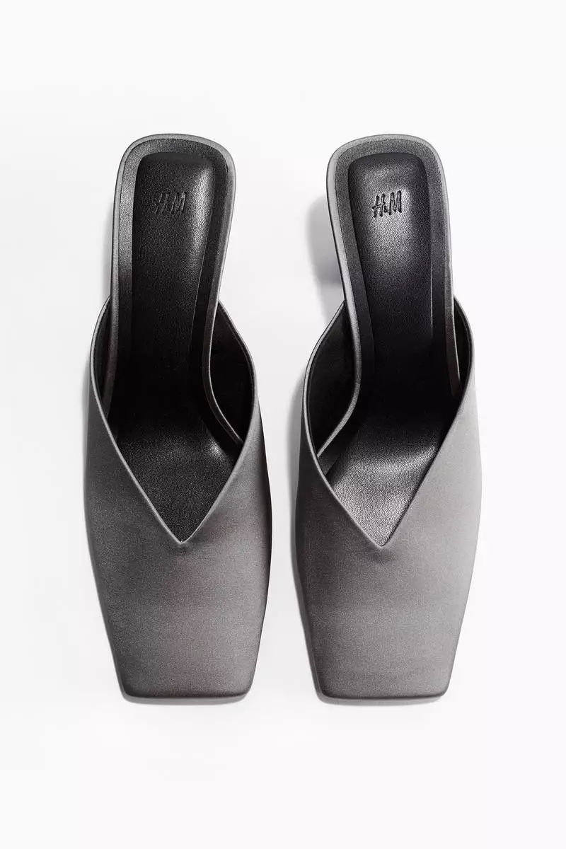 Discount on H&M  shoes - SKU: Cone-heel satin mules