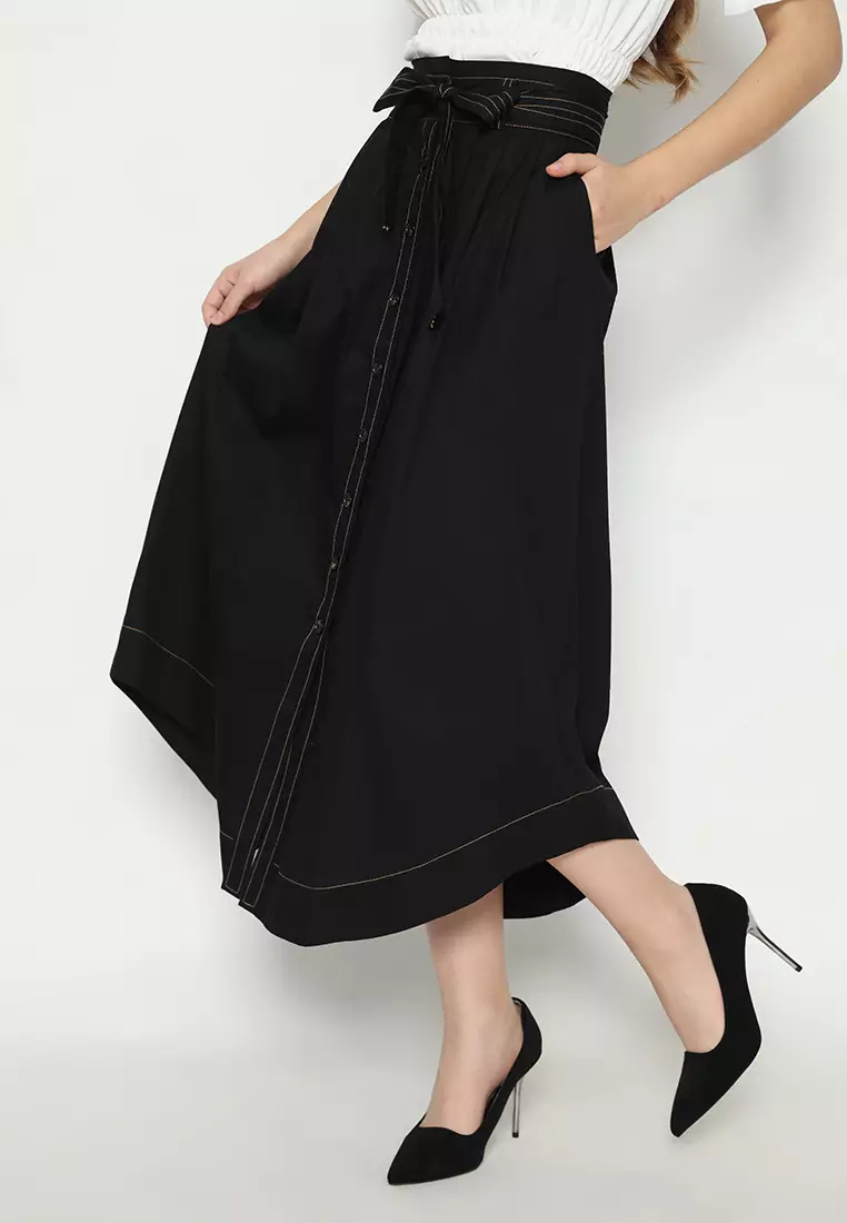 Plain Skirt With Belt Adjustable In Black By Brilliant Girl Warna HITAM