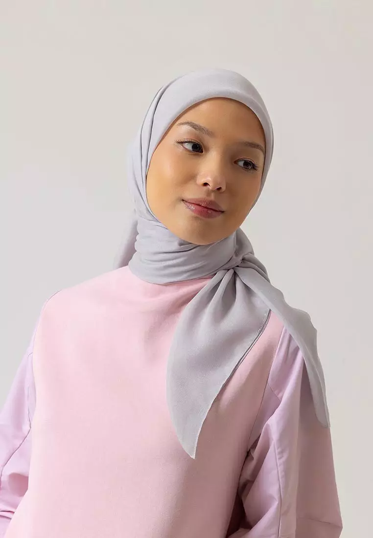 Ria Miranda Light Gray Rarina Scarf