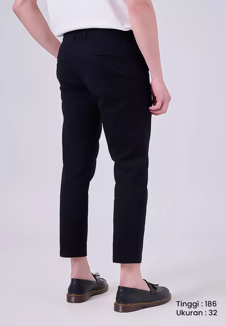 MANZONE - Celana Panjang Ankle Pria Crumbs 1 Relaxed Fit - Black Warna Black