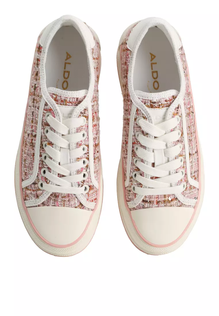 Rayes Sneakers