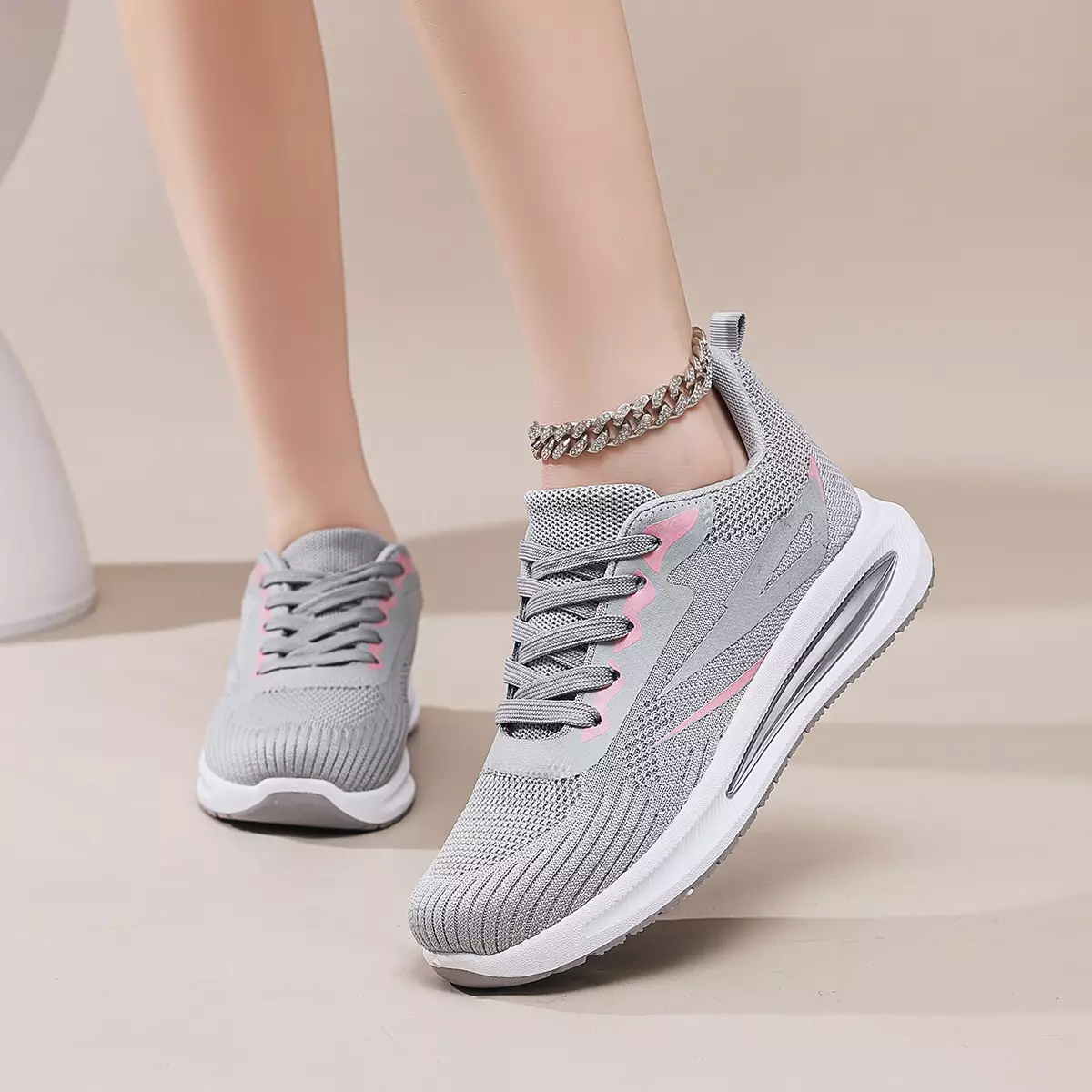Sneakers Pria Wanita Terbaru – Sepatu Sport Kasual Nyaman Harian