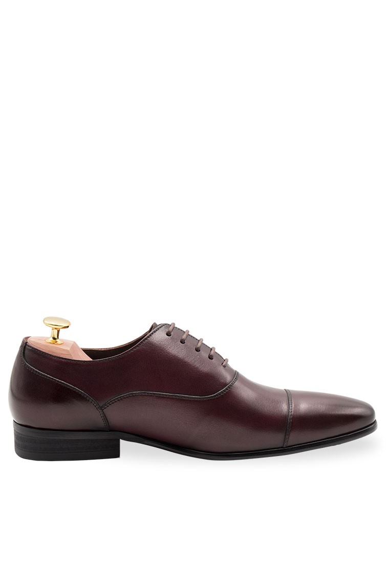 Calafate Straight Cap Burgundy Oxford