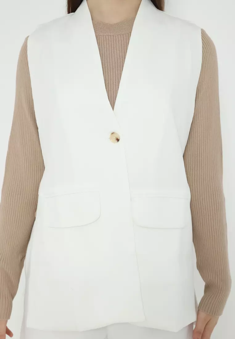 Slit Waistcoat With Tab