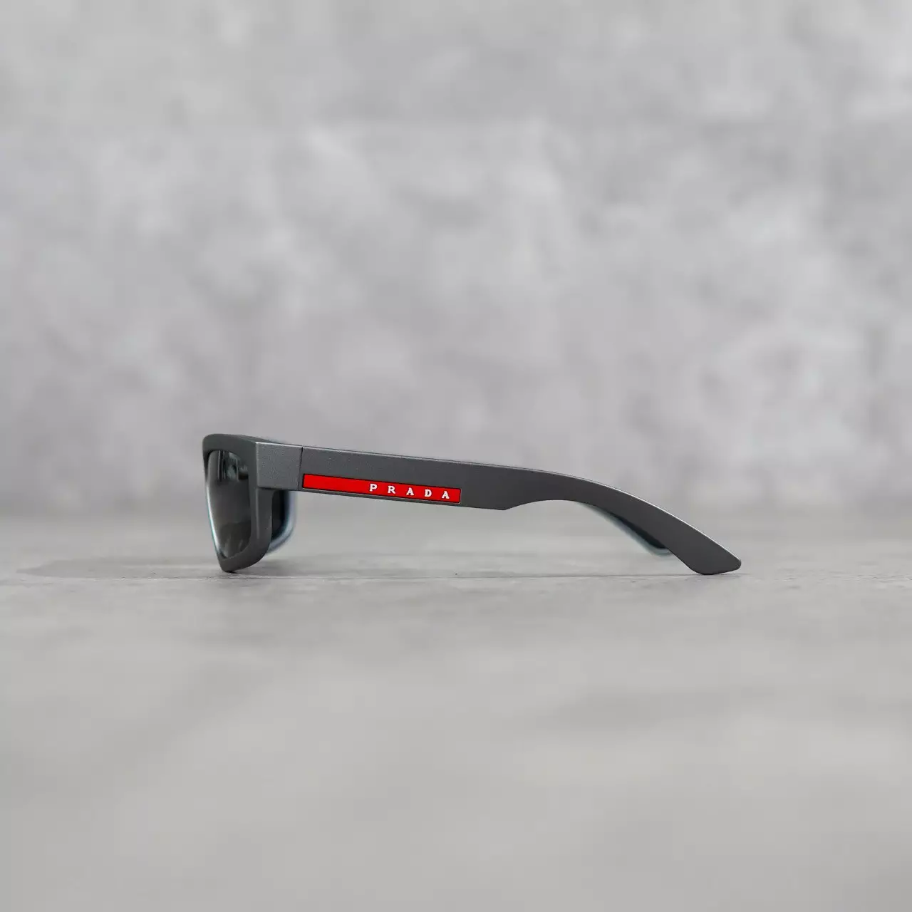 Kacamata PRADA LINEA ROSSA CARBON GREY MIRROR RED SUNGLASSES 100% ORIGINAL - OS