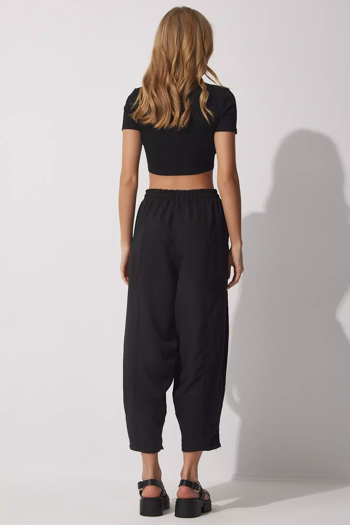 Relaxed cropped clearance trousers