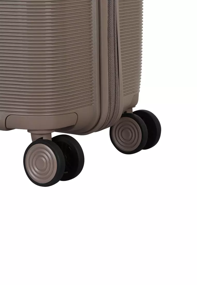 300 Hard Case Luggage Medium (22.5 inches)