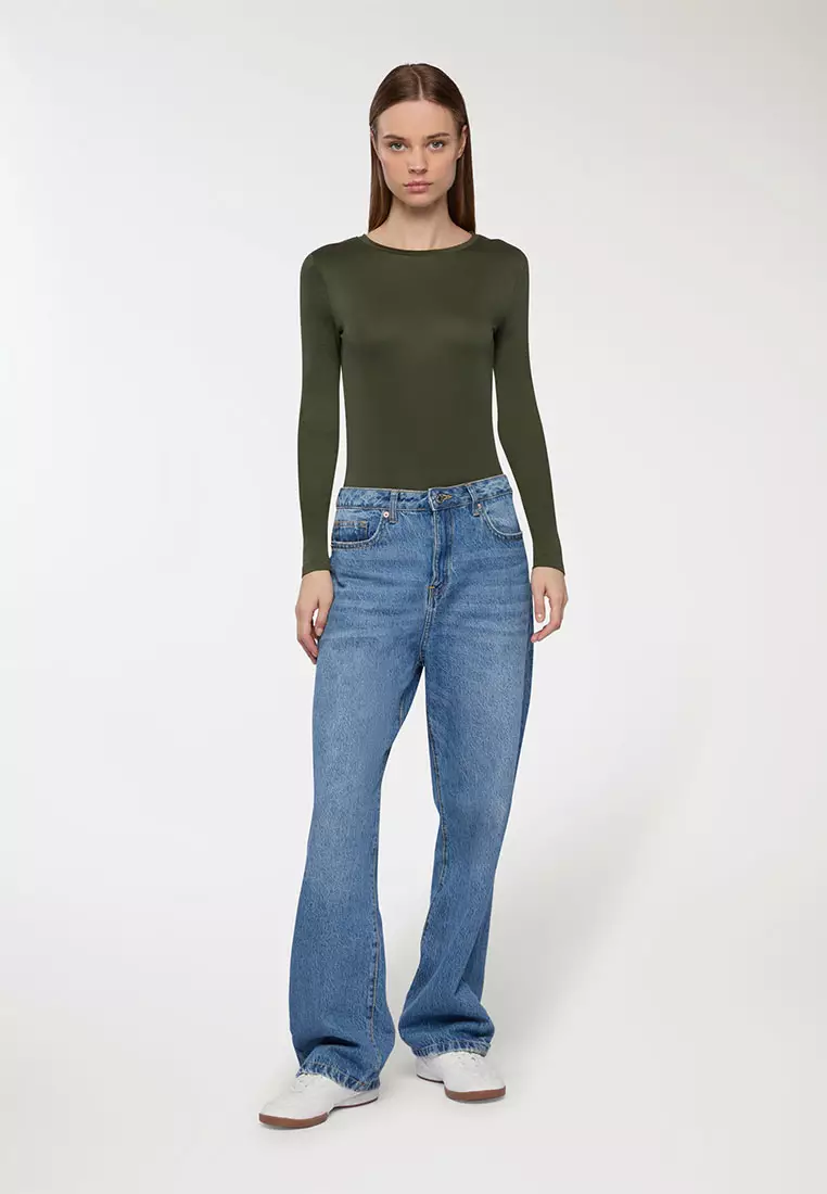 Woman Long-Sleeved T-Shirt
