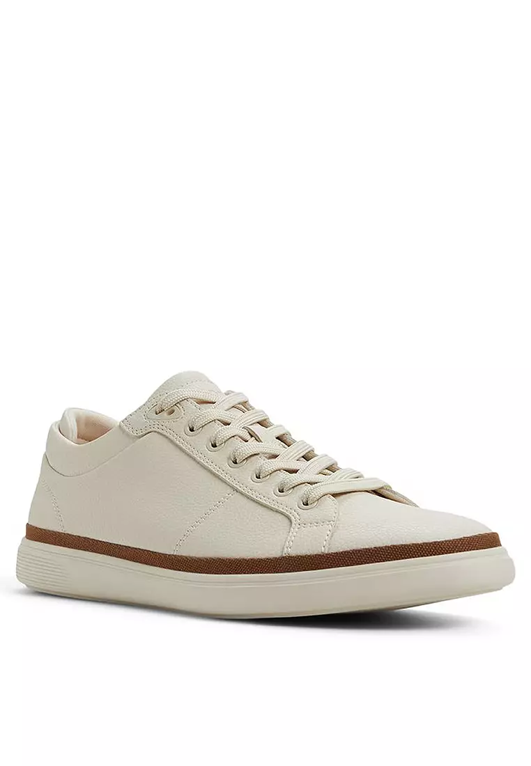 Finespec Sneakers