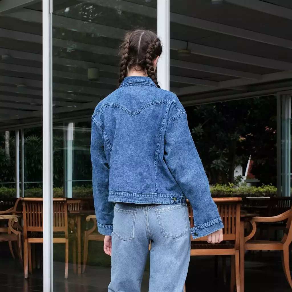 Fitwear - Jaket Jeans Croptop Oversize Wanita PEVITA SLANTED POCKET SNOW - SNOW DENIM BLUE