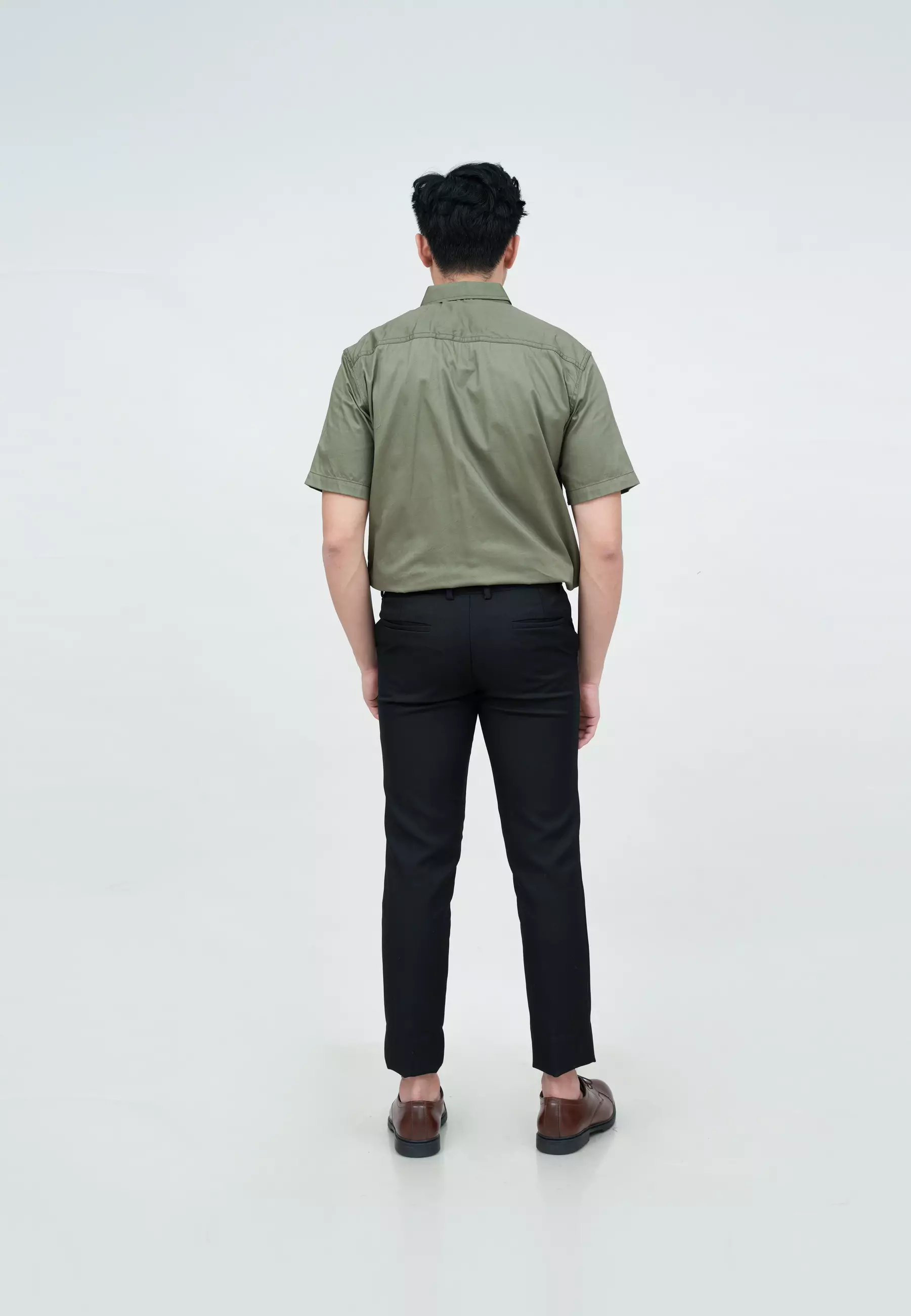 Houseofcuff Kemeja Lengan Pendek Pria Slim Fit Double Pocket Army