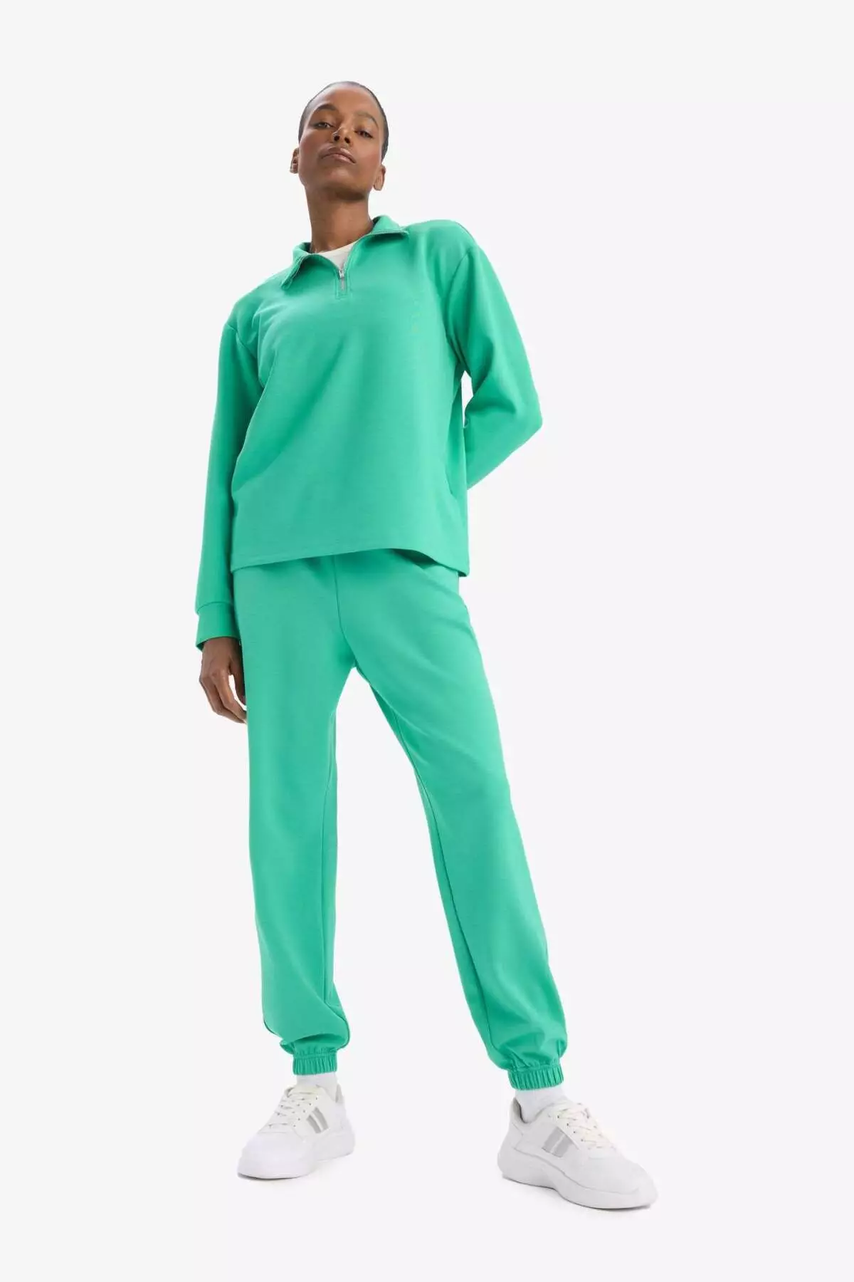 Defactofit 運動束腳褲 修身衛衣褲 標準剪裁 莫代爾纖維 雙口袋 基本款 淨色 B1794Ax25Sp