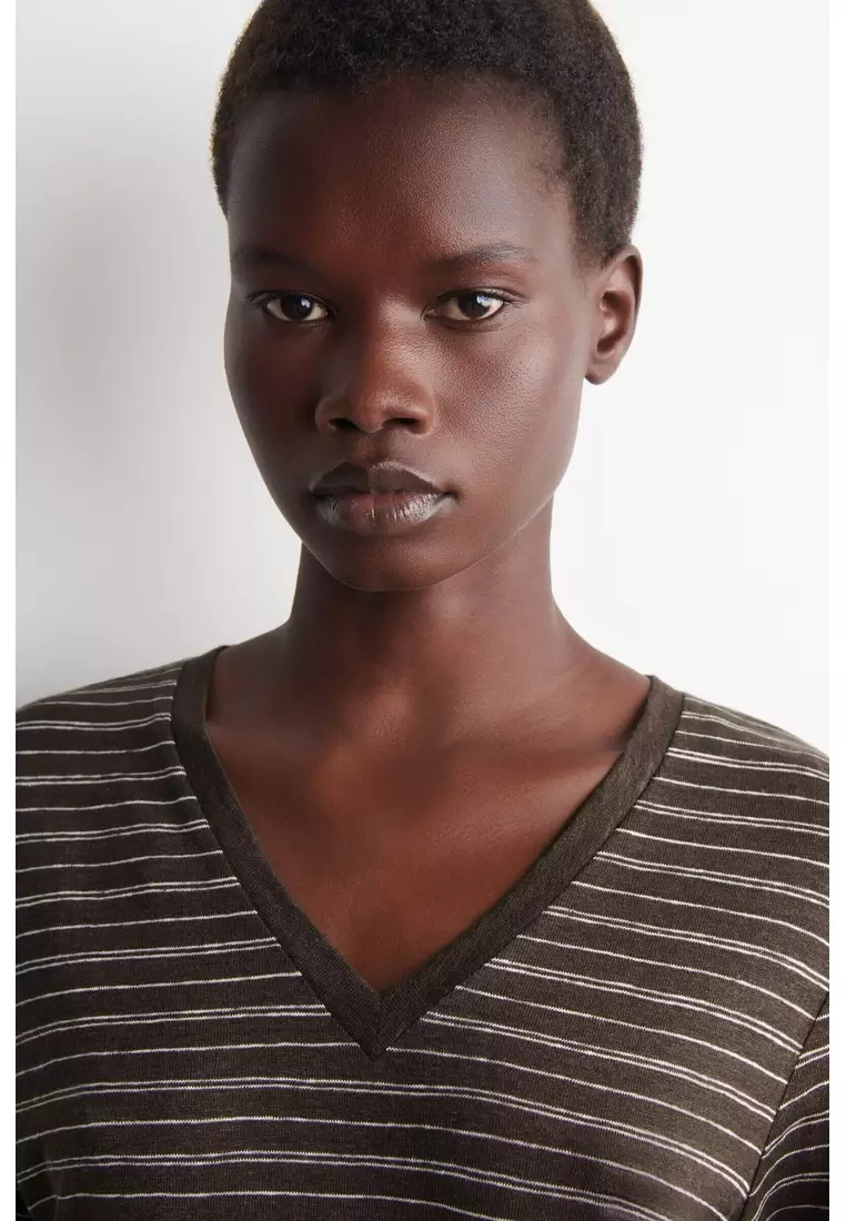 V-NECK LINEN T-SHIRT