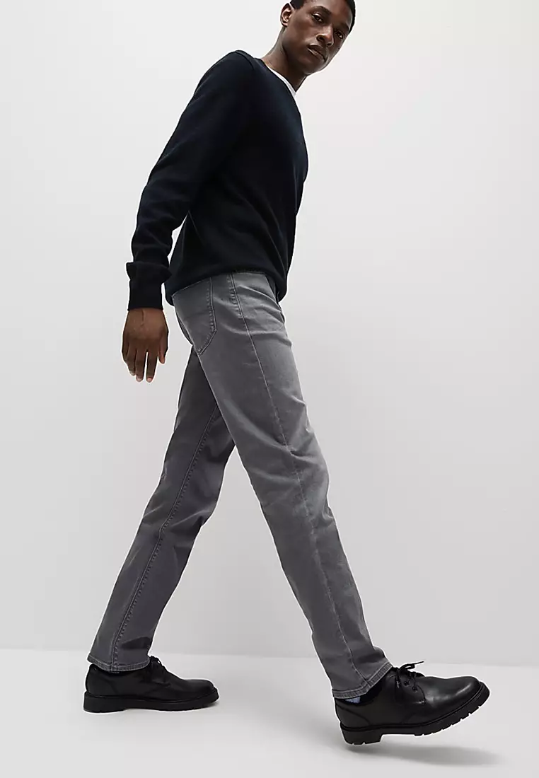 Straight Fit Stretch Jeans