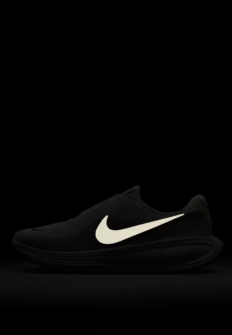 Revolution 8 Road Running Shoes