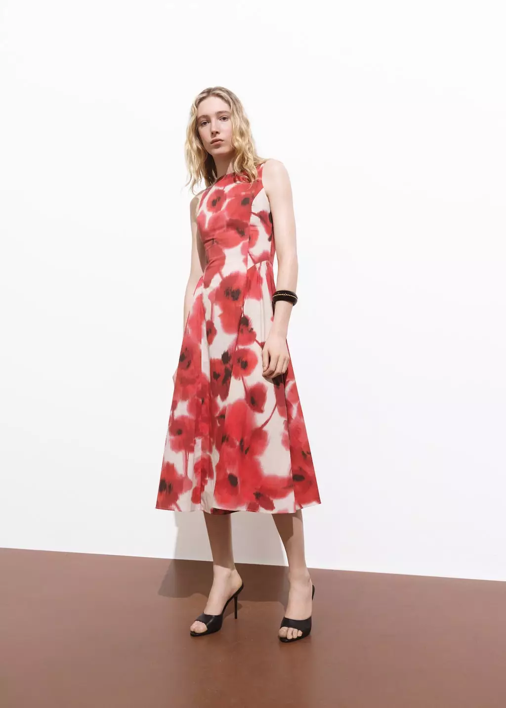 Gaun flare motif bunga-bunga