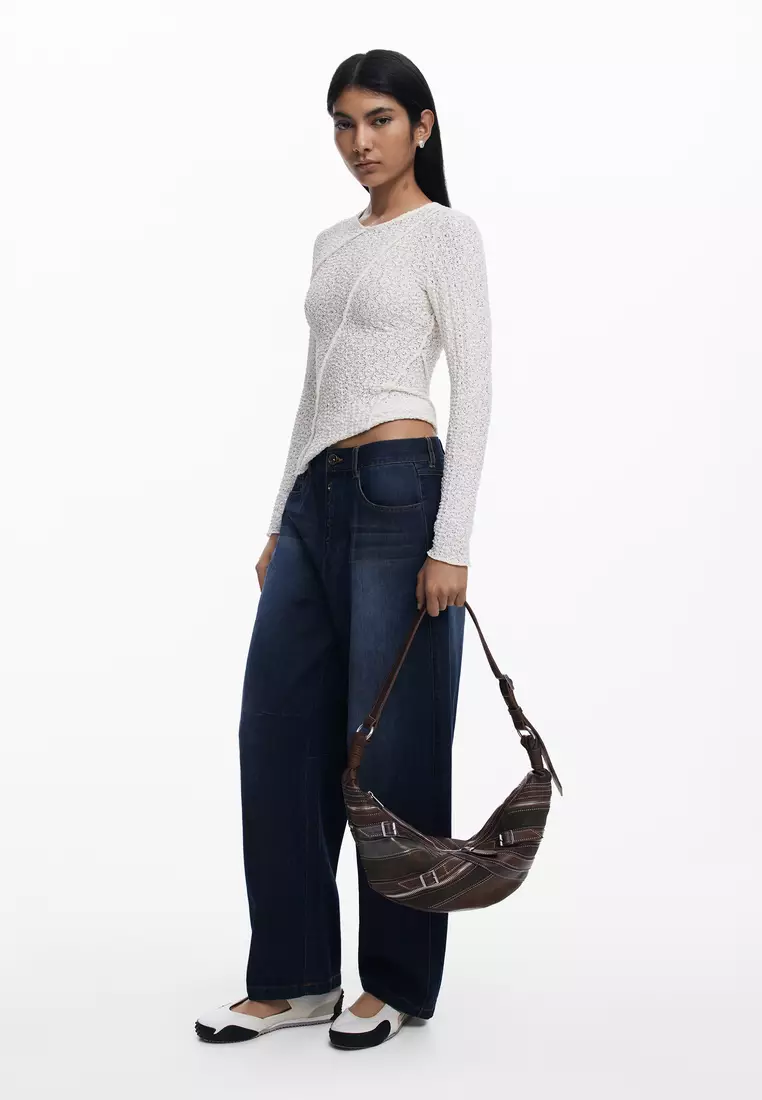 Medium shoulder bag with stitching