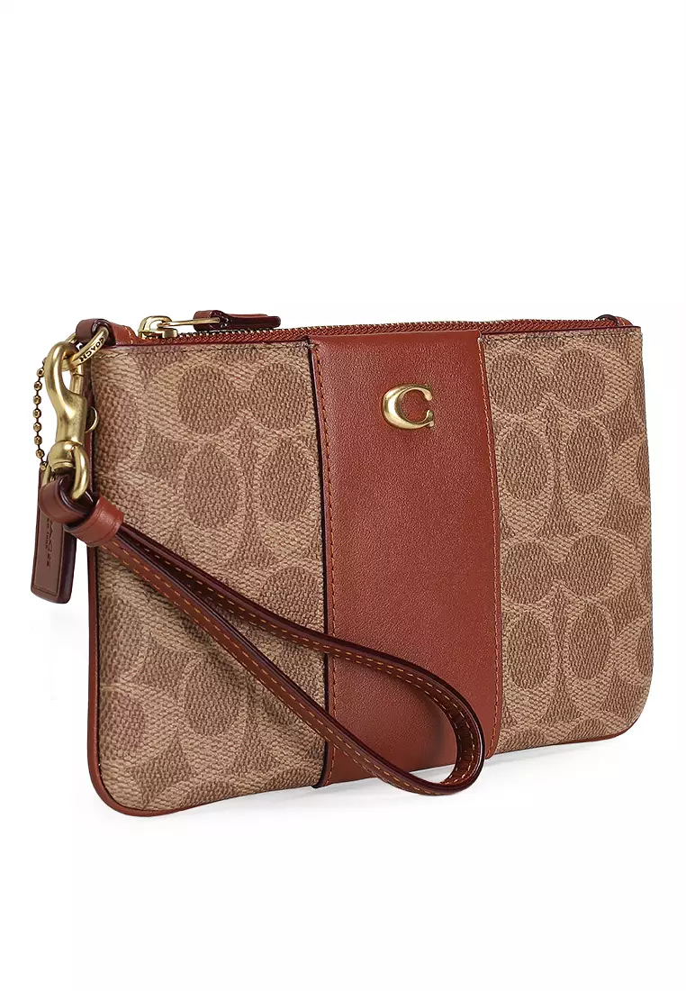 Small Wristlet in Signature Canvas (ct)