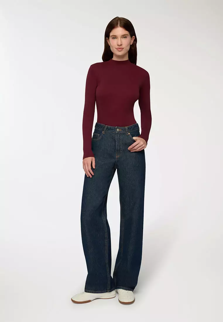 Woman Long-Sleeved T-Shirt