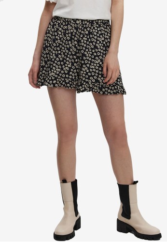 Vero Moda black Elliot High Waist Frill Shorts B62F0AAC2CE3C6GS_1