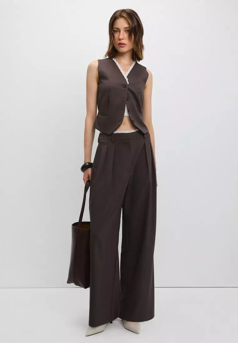 Lace-Hem Detail Vest - Brown