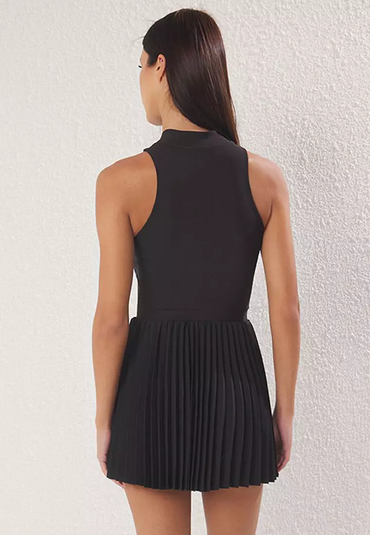 Black Micro Fabric 2 Layered Zippered and Pleated Tennis Knitted Sports Dress with Shorts Inside THMSS25EL00004